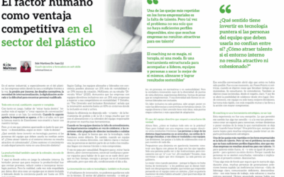 Las personas en entorno industrial del plástico